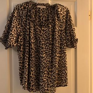 Short sleeve animal print top